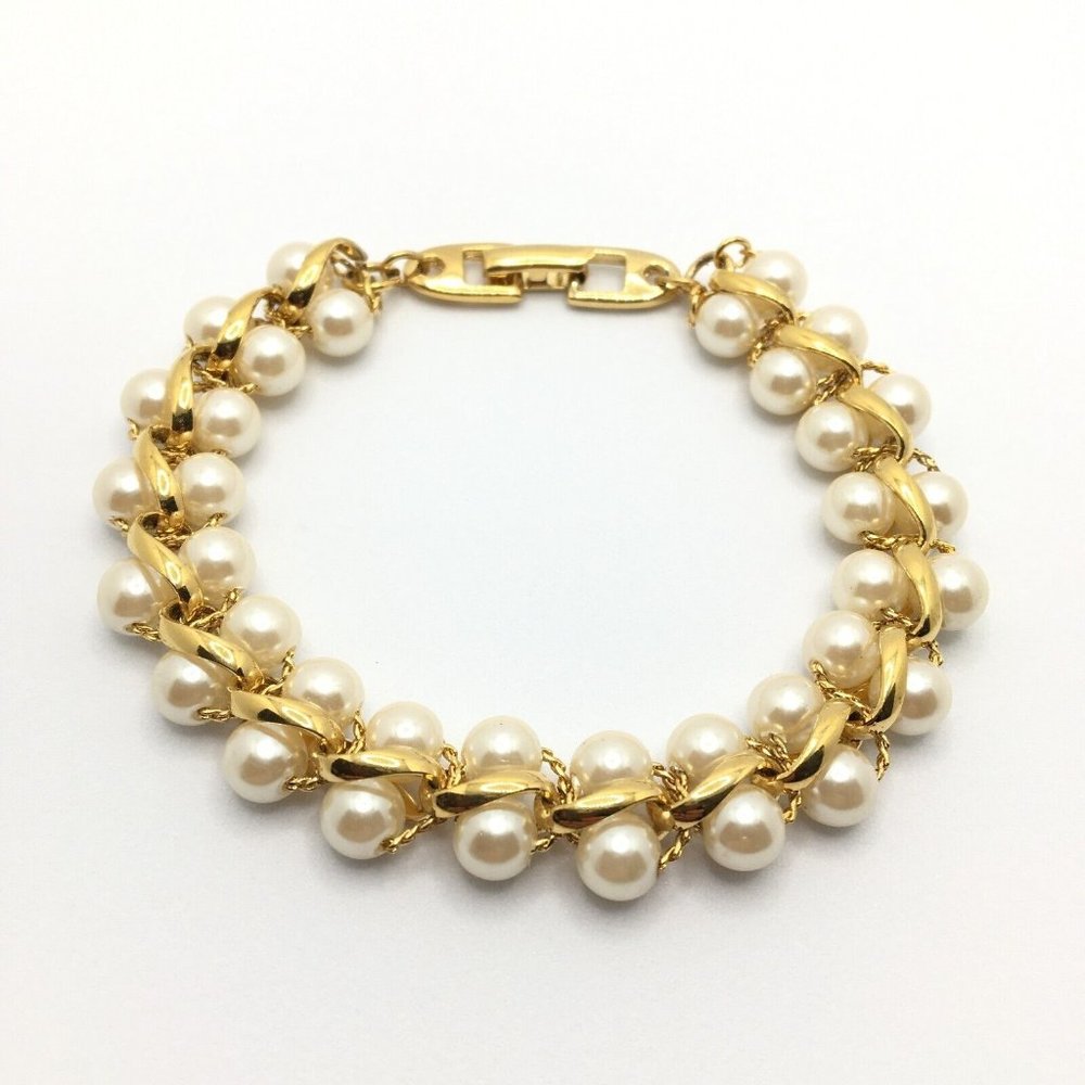 Vtg Signed Napier Bracelet Gold Plated Faux Pearls Vintage Excellent